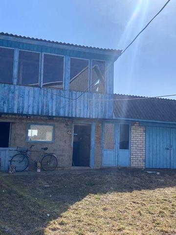 Продам двохповерховий цегляний будинок