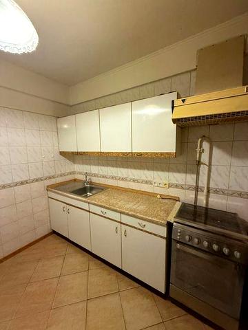 Продам 2 кімнатну роздільну квартиру Закревського 49