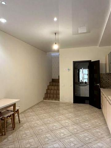 Продам  1 комнатную квартиру  50 кв на Ленпоселке