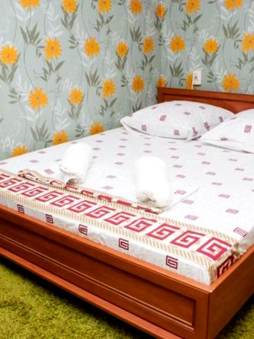 Уютная квартира возле метро Черниговская