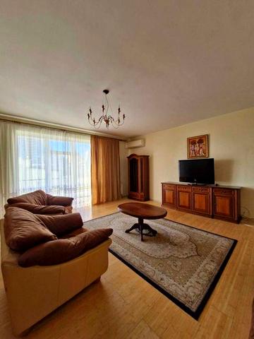 Оренда  4-кімнатної квартири вул. Дмитрівська.