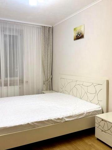 Оренда 3 кімнатна квартира по вул. Б.Хмельницького с. Зубра (Сихів)