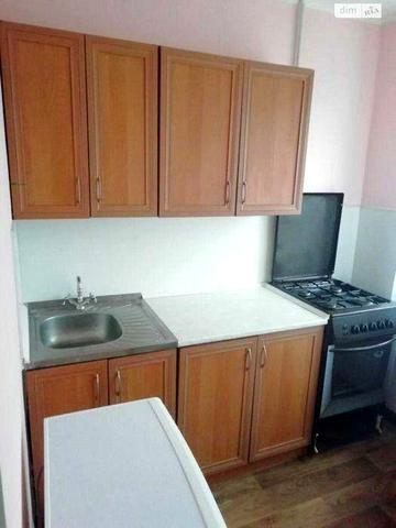 Продаю 1 кім вул Милютенка 11 , газ в будинку