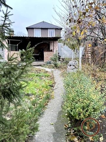 Груднева вул., 8