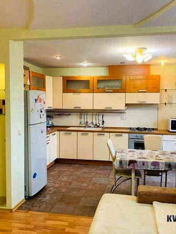 Оренда 4‑кімнатної квартири на проспекті Олександра Поля, низ