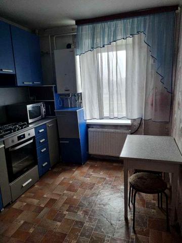 Продається 4-кімнатна квартира в Переяславі