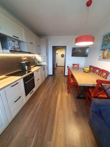 Європейського Союзу просп. (Правди), 31-А