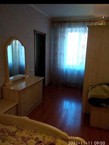 Сдам 2х ком.кв.96 кв, Есенина 11 , 4/ 4