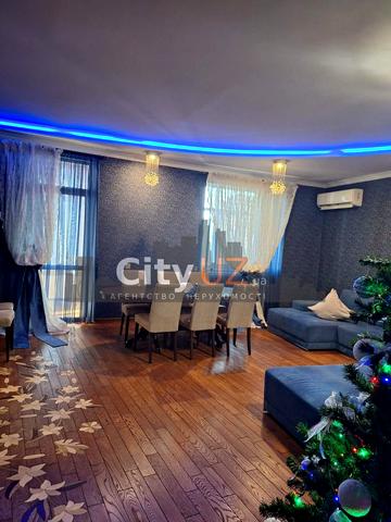 Жупанатська пл., 1