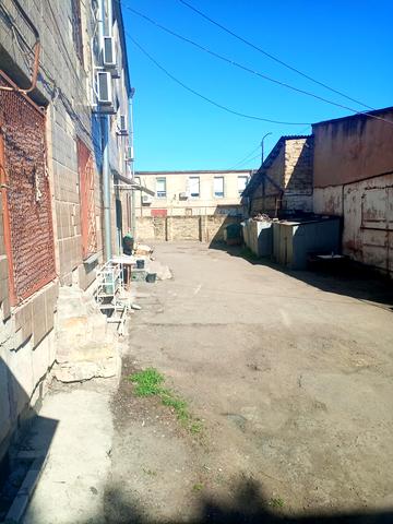 Дмитра Іванова вул., 33