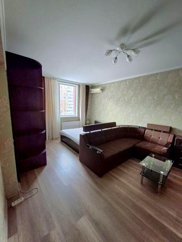 Оренда 1К . ЖК Лікоград. 50 м2. Ю.Здановскої  . Паркінг. Метро.