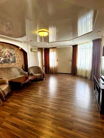 Оренда просторої 3-кімнатної 152 м2 квартири в ЖК «Космополітен»