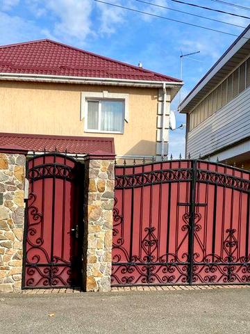 Будинок у Броварському районі смт Велика Димерка, вул. Парникова