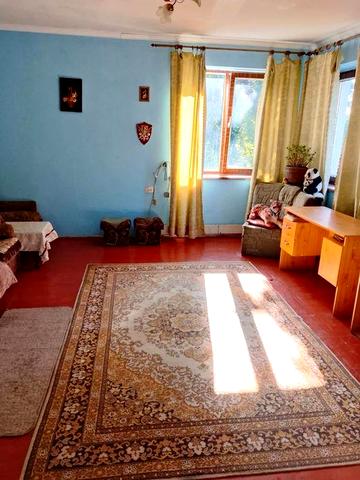 Продаж затишного житлового будинку з великою ділянк.в центрі с.Куликів