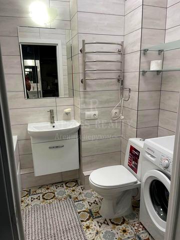 Зелена вул., 8