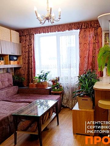 Василя Яна вул., 16