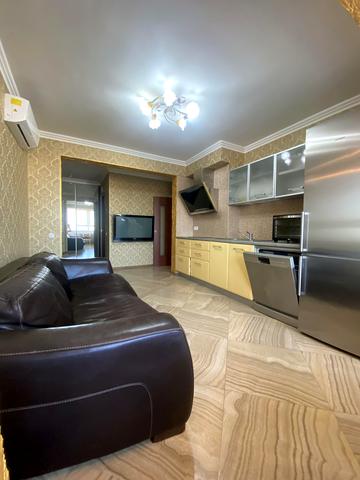 Ясинуватський пров., 11