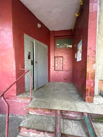 Продам свою 2 комн кв в рассрочку м. Киевская   Рост .