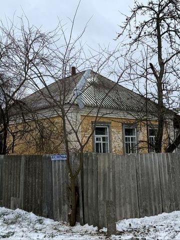 Будинок з ділянкою