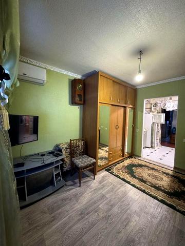 Продам 1 комн малогабаритку на Ньютона 113