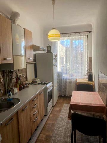 Трикімнатна квартира в центрі з автономним опаленням