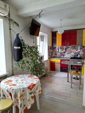 Сирецька вул., 32-34