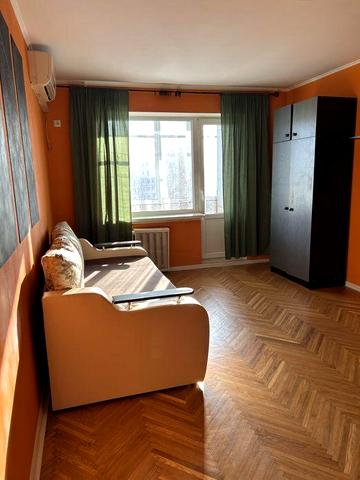 Здається 2х кімн. квартира біля м. Чернігівська