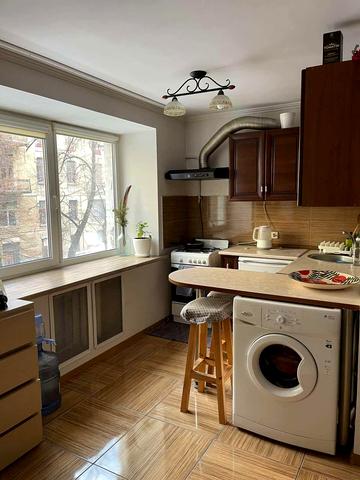 Золотоустівська вул., 51