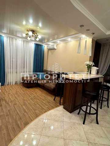 Продаж 3к Квартира Радужный микрорайон