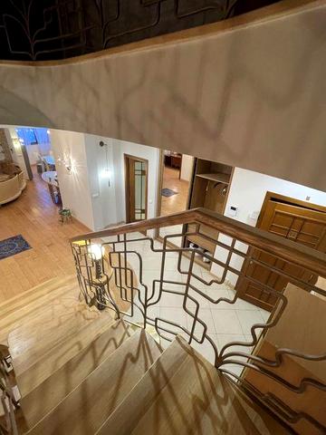 Оренда великоі квартири для родини м.Осокорки Срібнокільська 14А