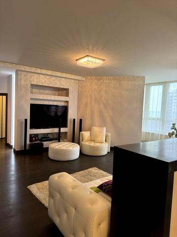 Сдаю 3- кв , авторский  ремонт , 140кв, ЖК Солнечный