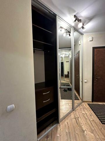 Продаж 1-кімнатної квартири в Києві від власника без комісії м. Лісова ЖК Маршал