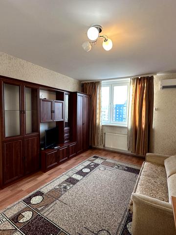 Червоної Калини просп. (Володимира Маяковського), 70