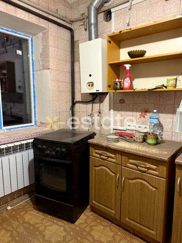 Продаж 2-кімнатної квартири на Захисників України