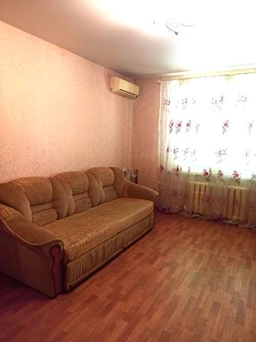 Будівельників вул., 23