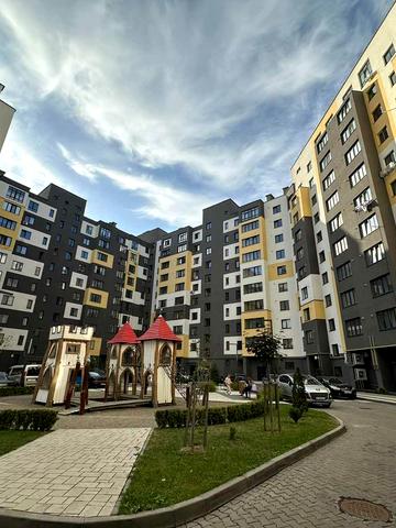 Олександра Довженка вул., 63