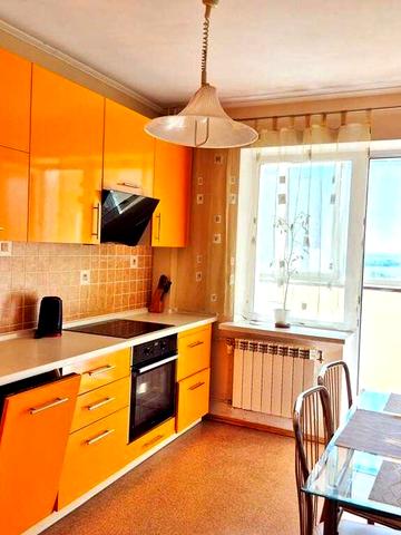 Сдам 2-кімнатну, вул. Вишняківська, 3, метро Харківська 10 хв. пішки.