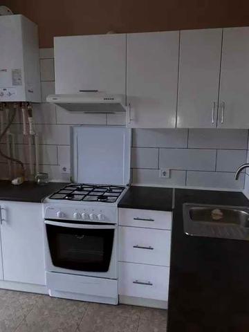 Тепла, обжита, за приємною ціною, можна з тваринкою.Закритий ЖК