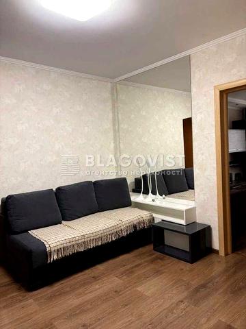 Продаж 3-к.кв Олени Пчілки 4