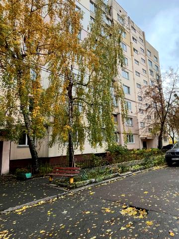 Райдужна вул., 17