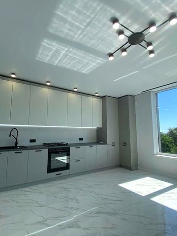 Незалежності вул., 192