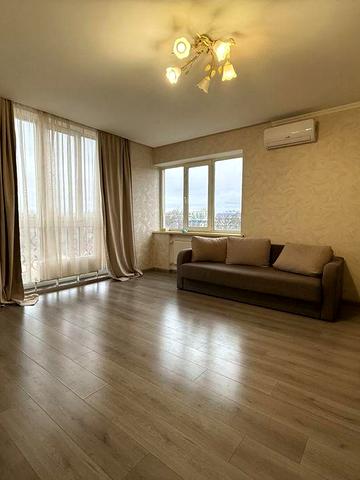 Велика квартира в центрі міста! Підземний паркінг!