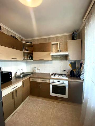 1к Момота 42 з меблями