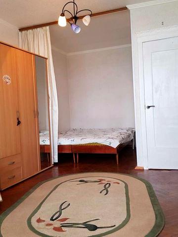 Видова 1 к. Празька, 17 Дніпровський район, Ленінградська площа