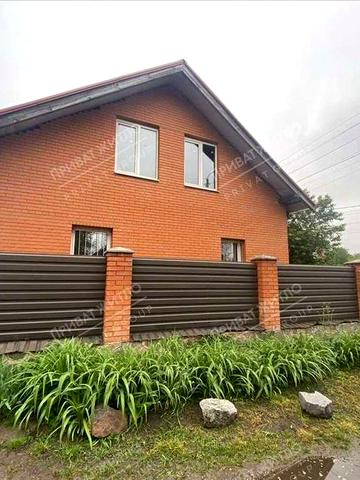 Капітальний будинок, 1 км від Макдональдса.