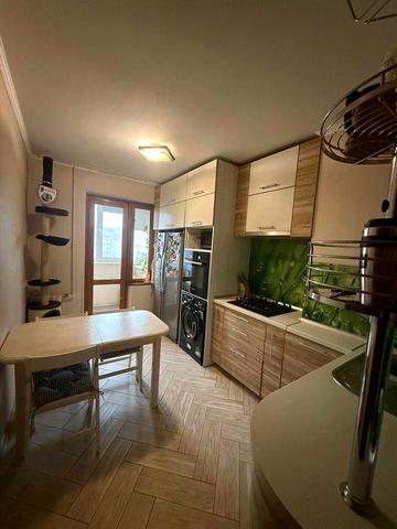 Продам 3 - комнатную квартиру  Шишкина Вузовский ЖК Чешка