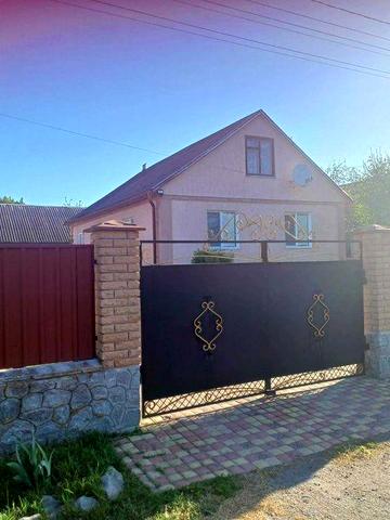 Продається житловий будинок з меблями в Полтавській обл. м Решетилівка