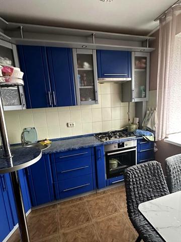 Перемоги вул., 12