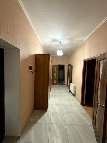 Продається двухкімнатна  квартира в с Макарів Киівська область