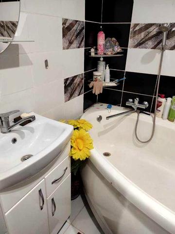 3к! квартира, Мотель, 9/9 пов, є тех поверх, цегла, косметичний стан